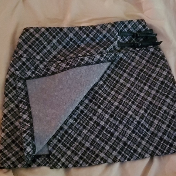 Skirt - Picture 2 of 4